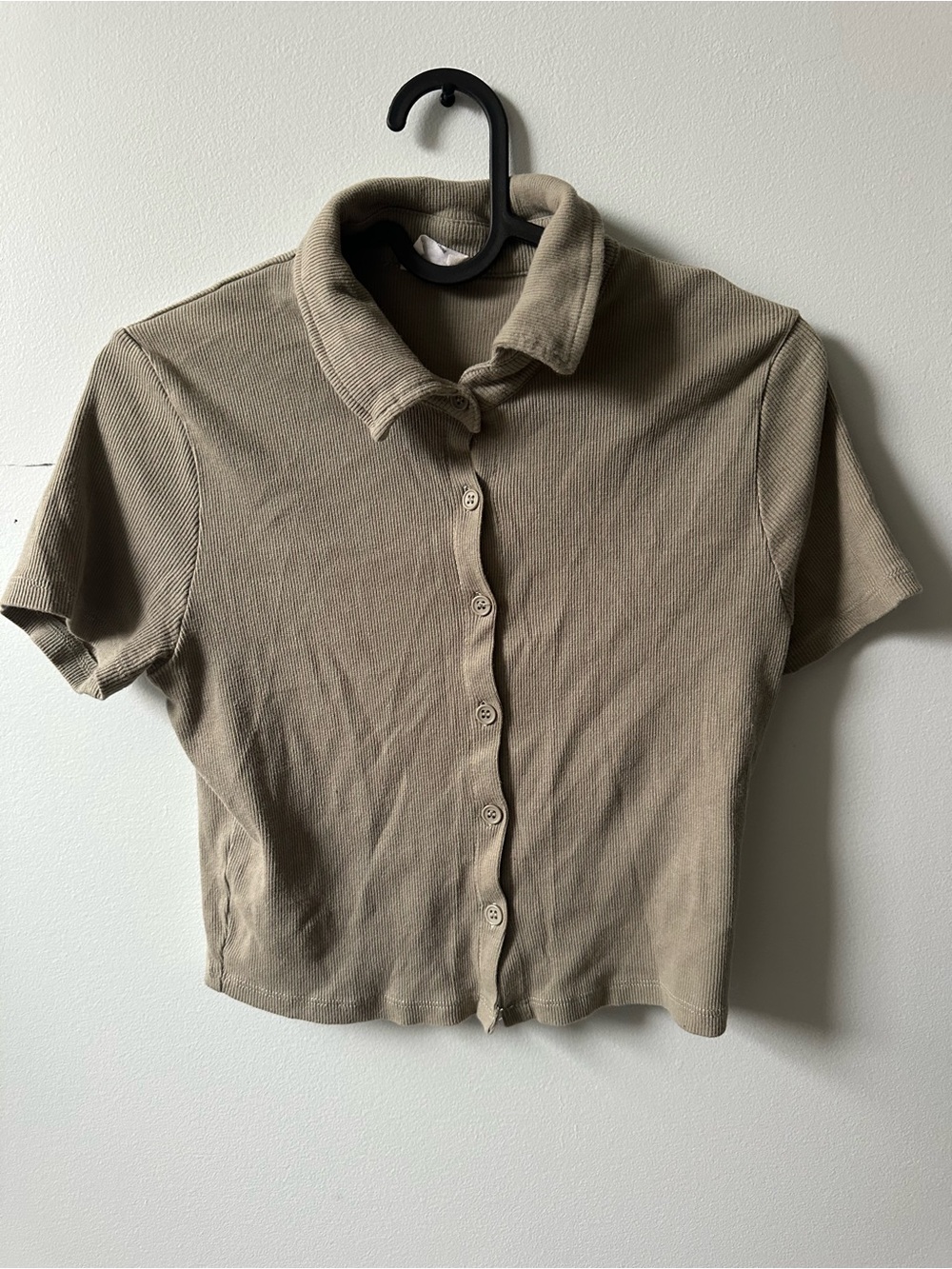 Ardene sage green short sleeve cropped button down